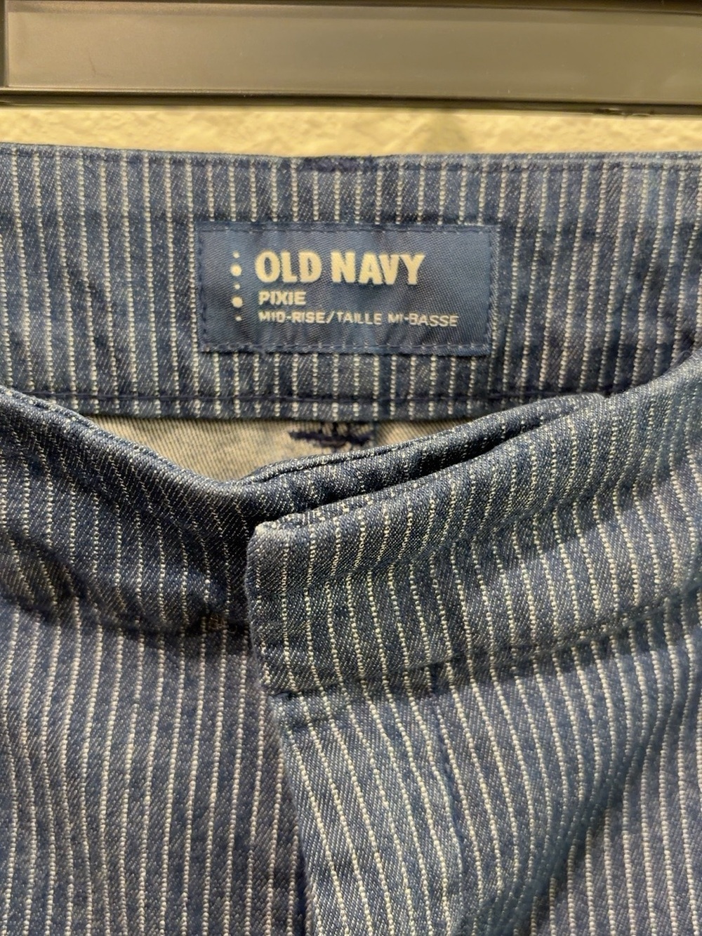 Old Navy Blue Pinstripe Pixie Mid-Rise Men’s Pants
